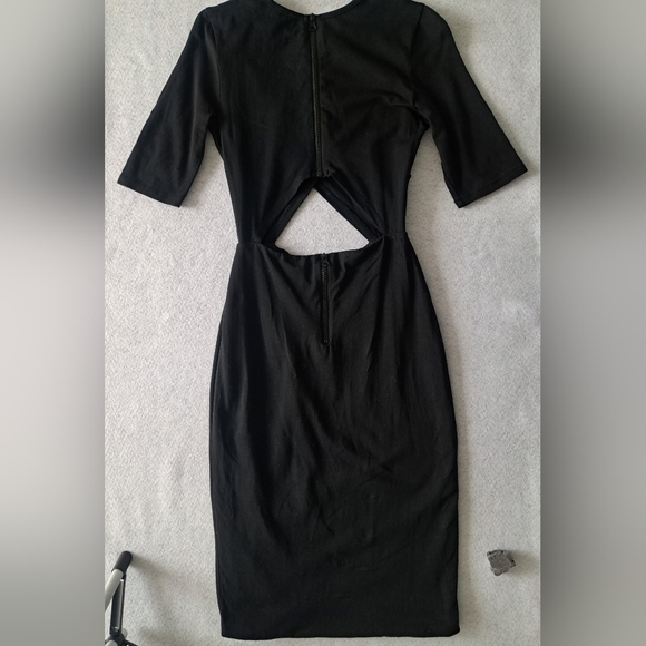 Elegant Bodycon Black Dress - Picture 3 of 9